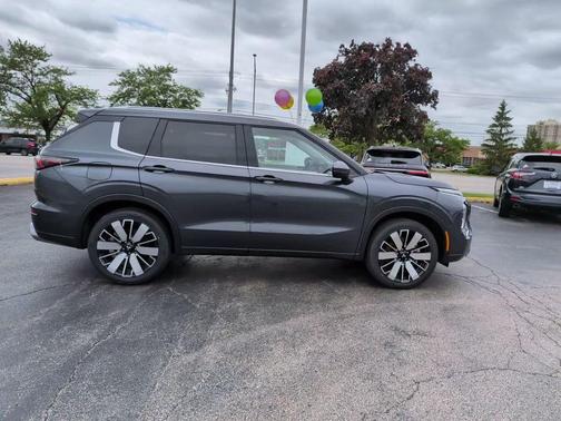 Graphite Gray 2026 Mitsubishi Outlander SEL S-AWC