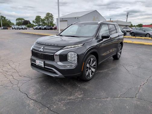 Graphite Gray 2026 Mitsubishi Outlander SEL S-AWC