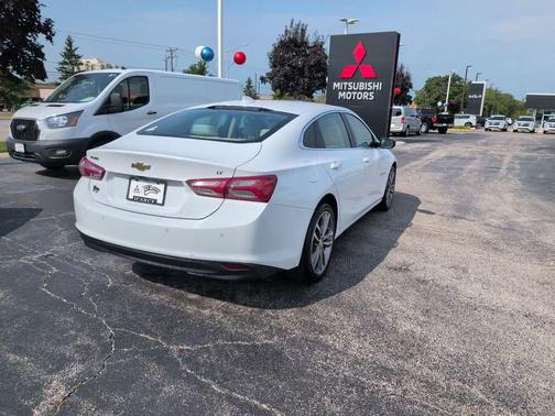 Summit White 2024 Chevrolet Malibu FWD 2LT