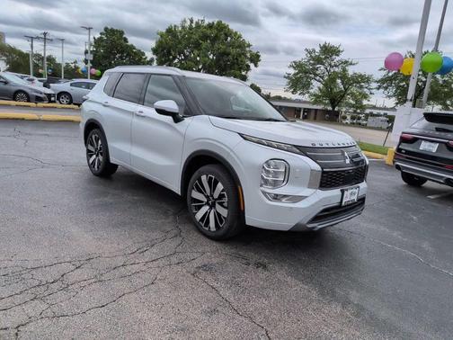 Diamond White 2026 Mitsubishi Outlander SEL S-AWC