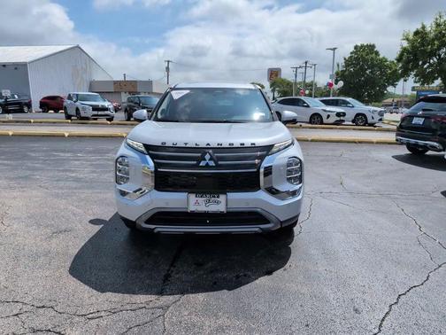 Diamond White 2026 Mitsubishi Outlander SE S-AWC