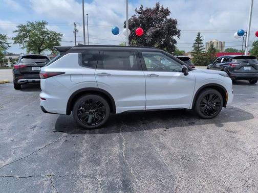 Diamond White 2026 Mitsubishi Outlander Black Edition S-AWC