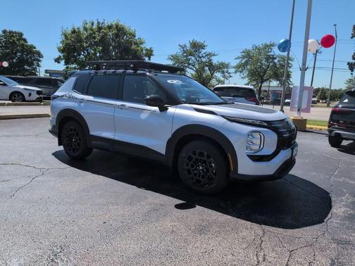 Diamond White 2026 Mitsubishi Outlander Trail Edition S-AWC