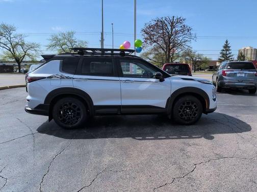 Diamond White 2026 Mitsubishi Outlander Trail Edition 2.5 S-AWC