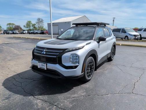 Diamond White 2026 Mitsubishi Outlander Trail Edition 2.5 S-AWC