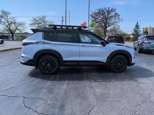 Diamond White 2026 Mitsubishi Outlander Trail Edition 2.5 S-AWC