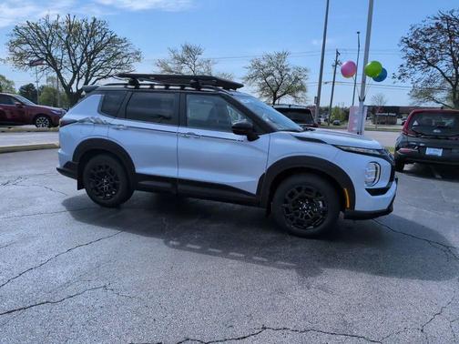 Diamond White 2026 Mitsubishi Outlander Trail Edition 2.5 S-AWC