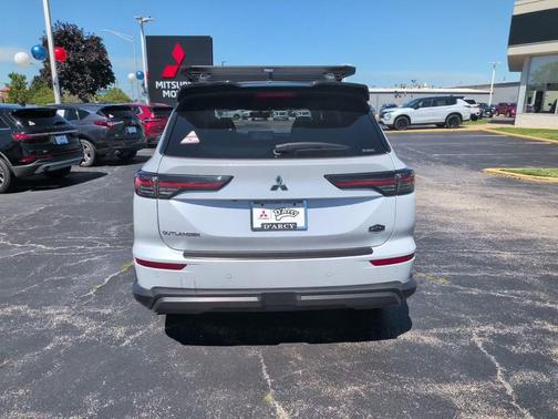 Diamond White 2026 Mitsubishi Outlander Trail Edition S-AWC