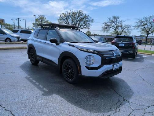 Diamond White 2026 Mitsubishi Outlander Trail Edition 2.5 S-AWC