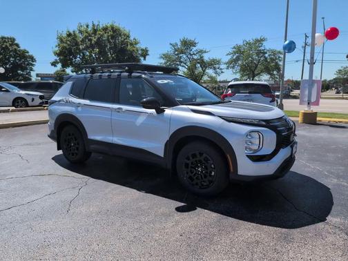 Diamond White 2026 Mitsubishi Outlander Trail Edition S-AWC