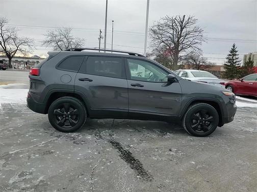 2017 Jeep Cherokee Sport