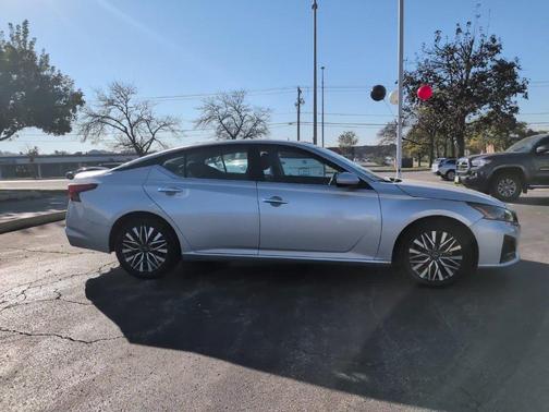 Brilliant Silver Metallic 2024 Nissan Altima 2.5 SV