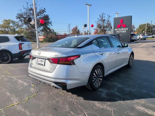 Brilliant Silver Metallic 2024 Nissan Altima 2.5 SV