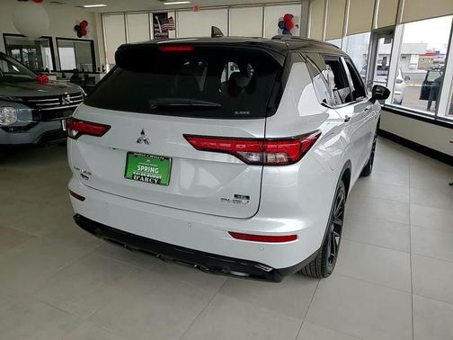 2025 Mitsubishi Outlander PHEV SEL