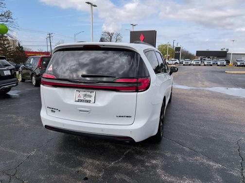 2025 Chrysler Pacifica Limited