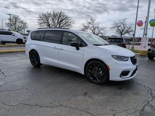 2025 Chrysler Pacifica Limited