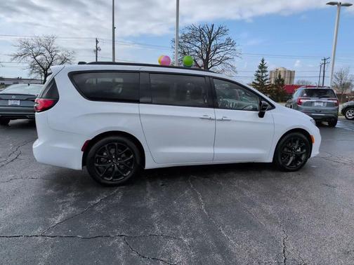 2025 Chrysler Pacifica Limited