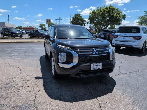 Black Diamond 2026 Mitsubishi Outlander ES S-AWC