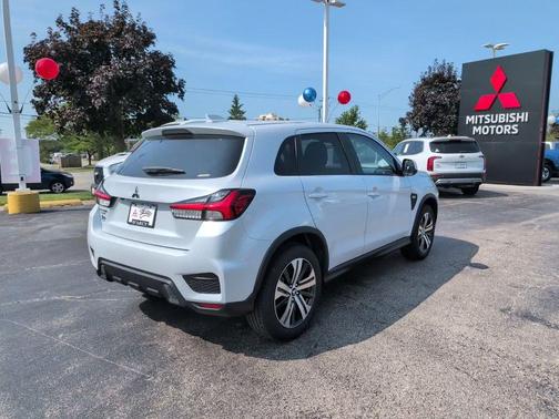 Diamond White 2026 Mitsubishi Outlander Sport 2.0 ES