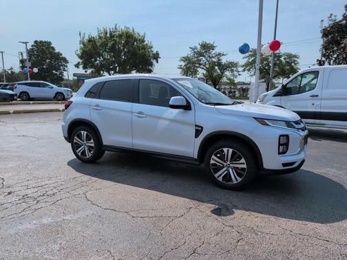 Diamond White 2026 Mitsubishi Outlander Sport 2.0 ES