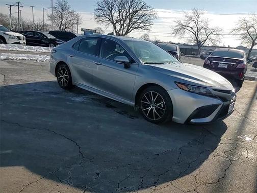 2023 Toyota Camry SE