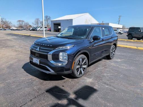 Cosmic Blue 2026 Mitsubishi Outlander SE 2.5 S-AWC