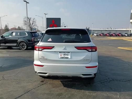 2025 Mitsubishi Outlander PHEV SE S-AWC