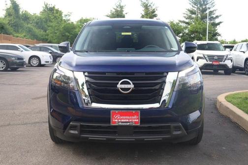 Deep Ocean Blue 2025 Nissan Pathfinder SV
