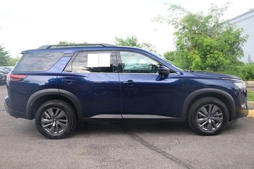 Deep Ocean Blue 2025 Nissan Pathfinder SV