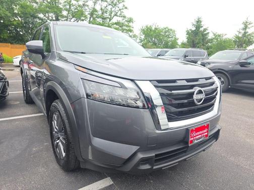 Gun Metallic 2025 Nissan Pathfinder SV
