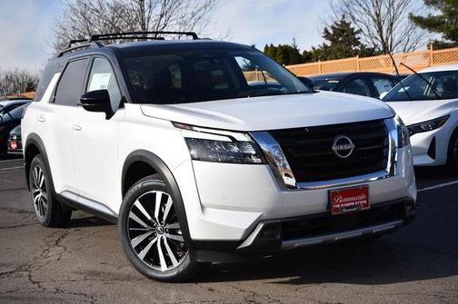2025 Nissan Pathfinder Platinum