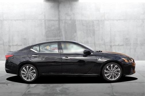 2025 Nissan Altima SL