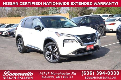 2 Tone White / Black Roof 2023 Nissan Rogue SL