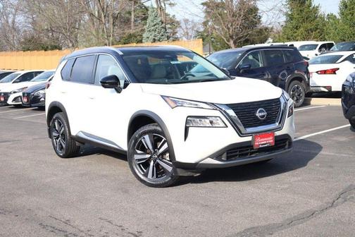 2 Tone White / Black Roof 2023 Nissan Rogue SL
