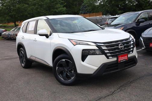 Everest White P 2025 Nissan Rogue SV