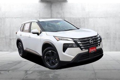 Everest White P 2025 Nissan Rogue SV
