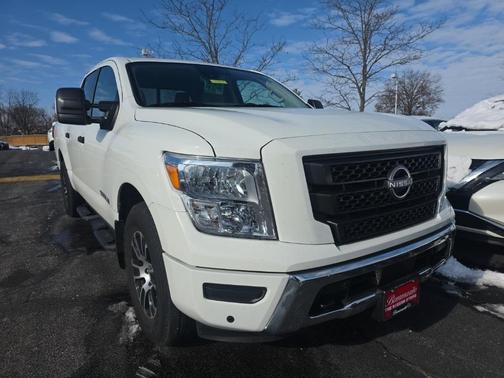 2024 Nissan Titan SV