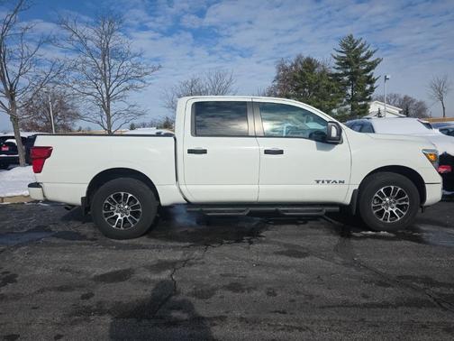 2024 Nissan Titan SV