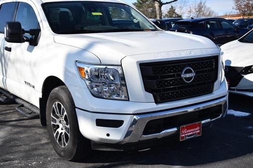 2024 Nissan Titan SV