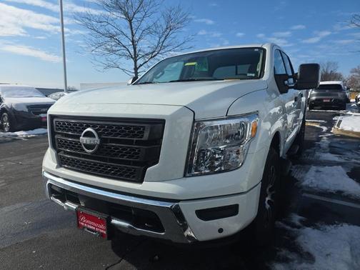 2024 Nissan Titan SV