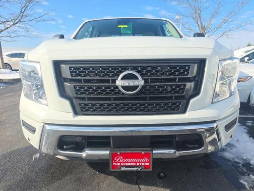 2024 Nissan Titan SV