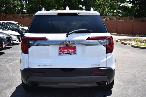 2022 GMC Acadia AT4