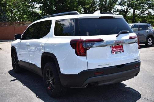 2022 GMC Acadia AT4