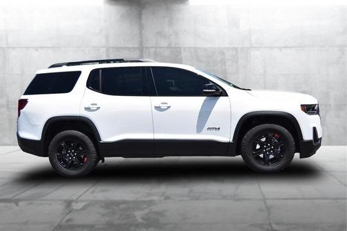 2022 GMC Acadia AT4