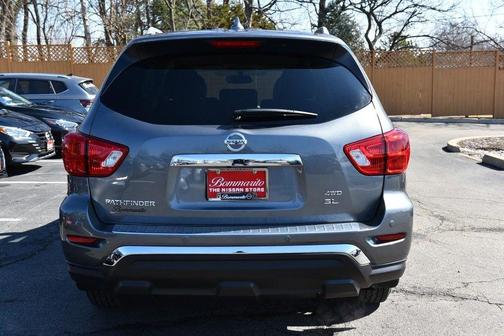 2020 Nissan Pathfinder SL