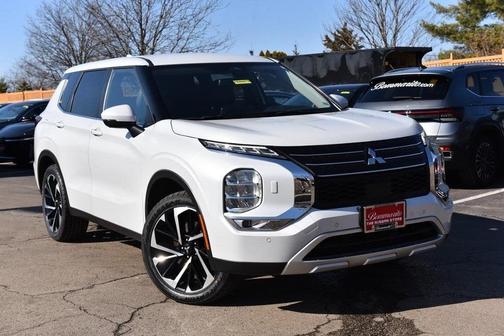 2024 Mitsubishi Outlander SE