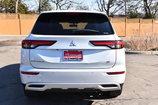 2024 Mitsubishi Outlander SE