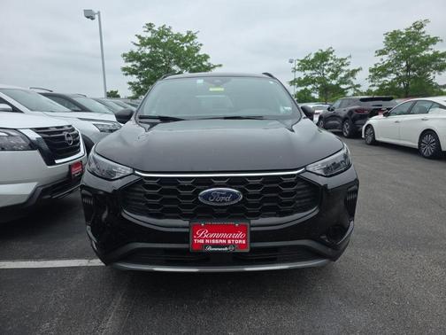 Black Metallic 2025 Ford Escape ST-Line