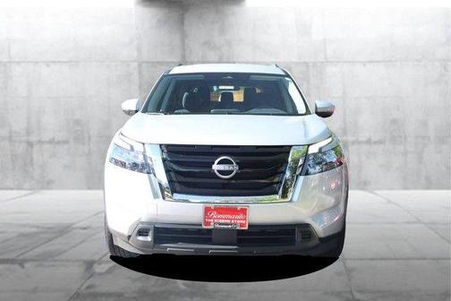 Brilliant Silver Metallic 2025 Nissan Pathfinder SV
