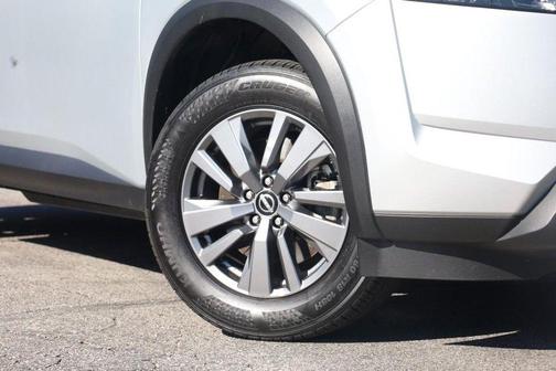 Brilliant Silver Metallic 2025 Nissan Pathfinder SV